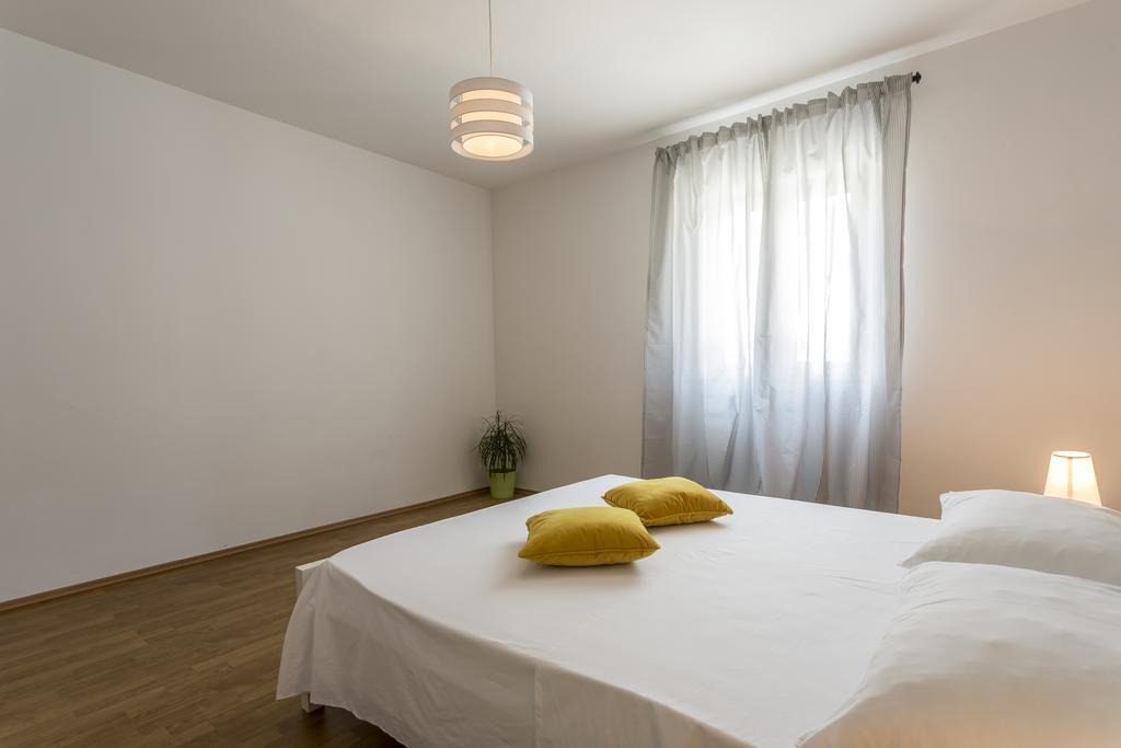 Marijana Apartman *